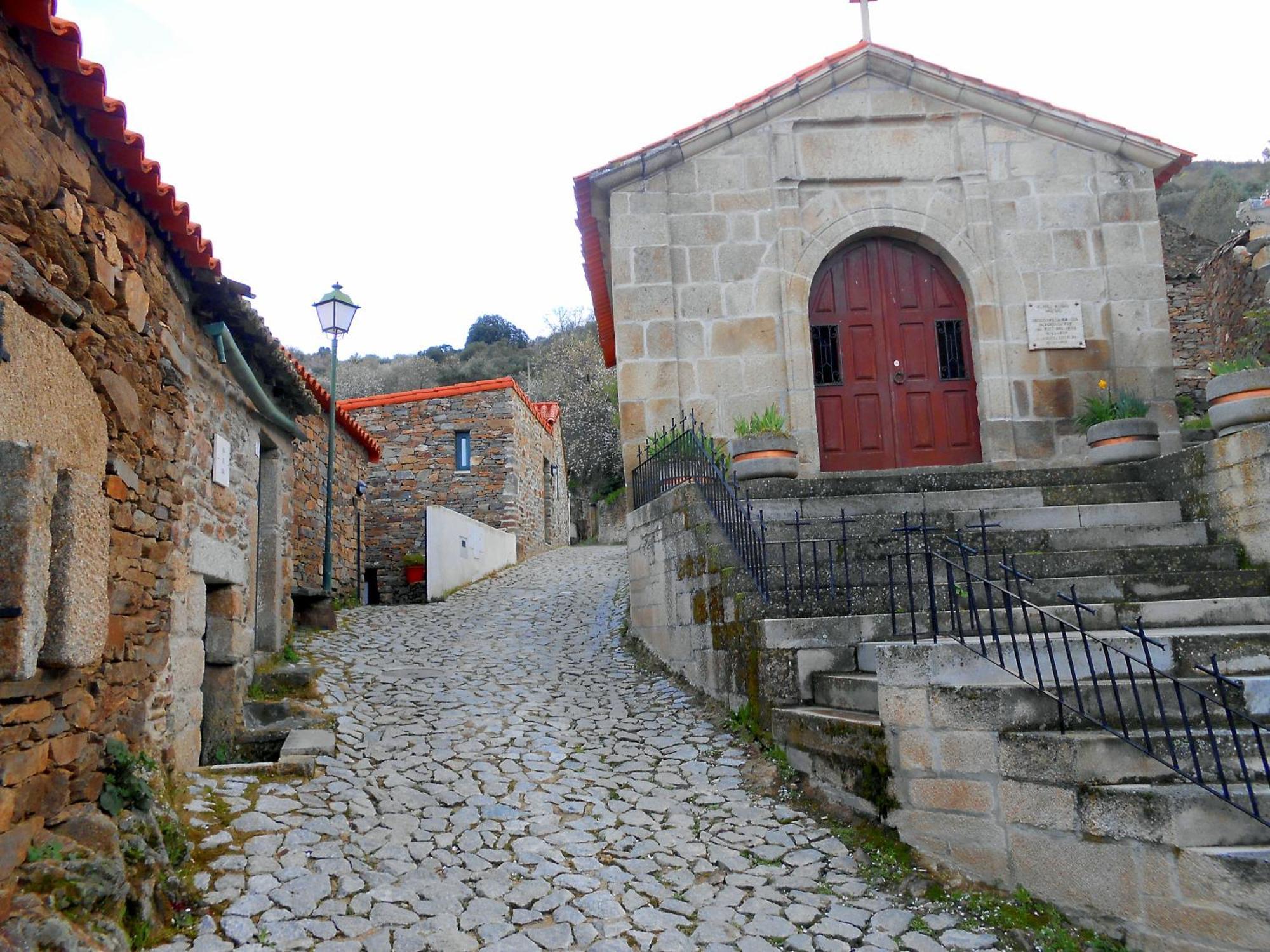 Hostal Bairro Do Casal - Turismo D'Aldeia Vila Nova de Foz Cõa Habitación foto